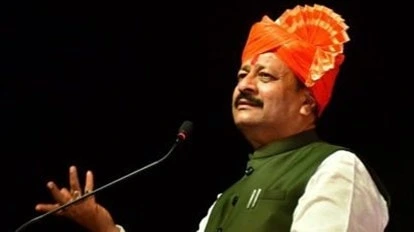 ಸಿದ್ದರಾಮಯ್ಯ ಸರ್ಕಾರ ಬೀಳಿಸಲು ಕಾಂಗ್ರೆಸ್, ಬಿಜೆಪಿ ಷಡ್ಯಂತ್ರ - ಯತ್ನಾಳ್
