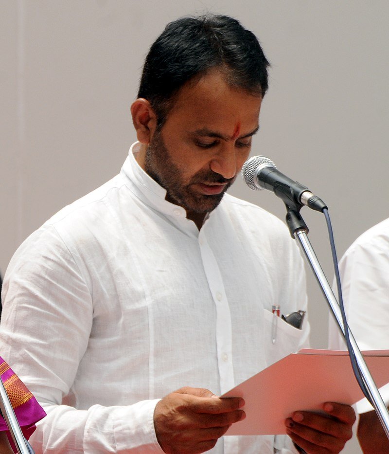 ಧಾರವಾಡ || ರಾಜಕೀಯ ಬಿಟ್ಟು, ಸರಿಯಾಗಿ ಕೆಲಸ ಮಾಡಿ: ಸಚಿವ Santosh Lad