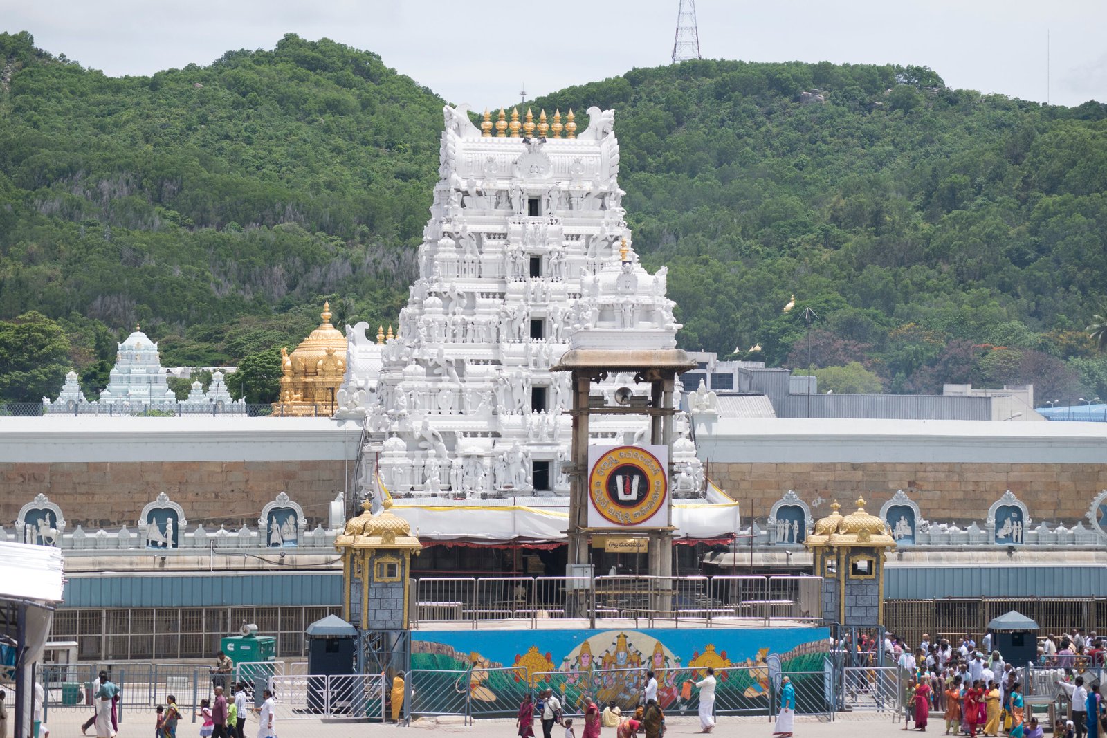 ಅಮರಾವತಿ || ತಿಮ್ಮಪ್ಪನ ಸನ್ನಿಧಿಯಲ್ಲಿ ದಾಖಲೆಯ ಕೆಎಂಎಫ್ ತುಪ್ಪ ರವಾನೆ – ಯುಗಾದಿಗಾಗಿ ತುರ್ತು 2 ಸಾವಿರ ಟನ್ಗೆ ಡಿಮ್ಯಾಂಡ್