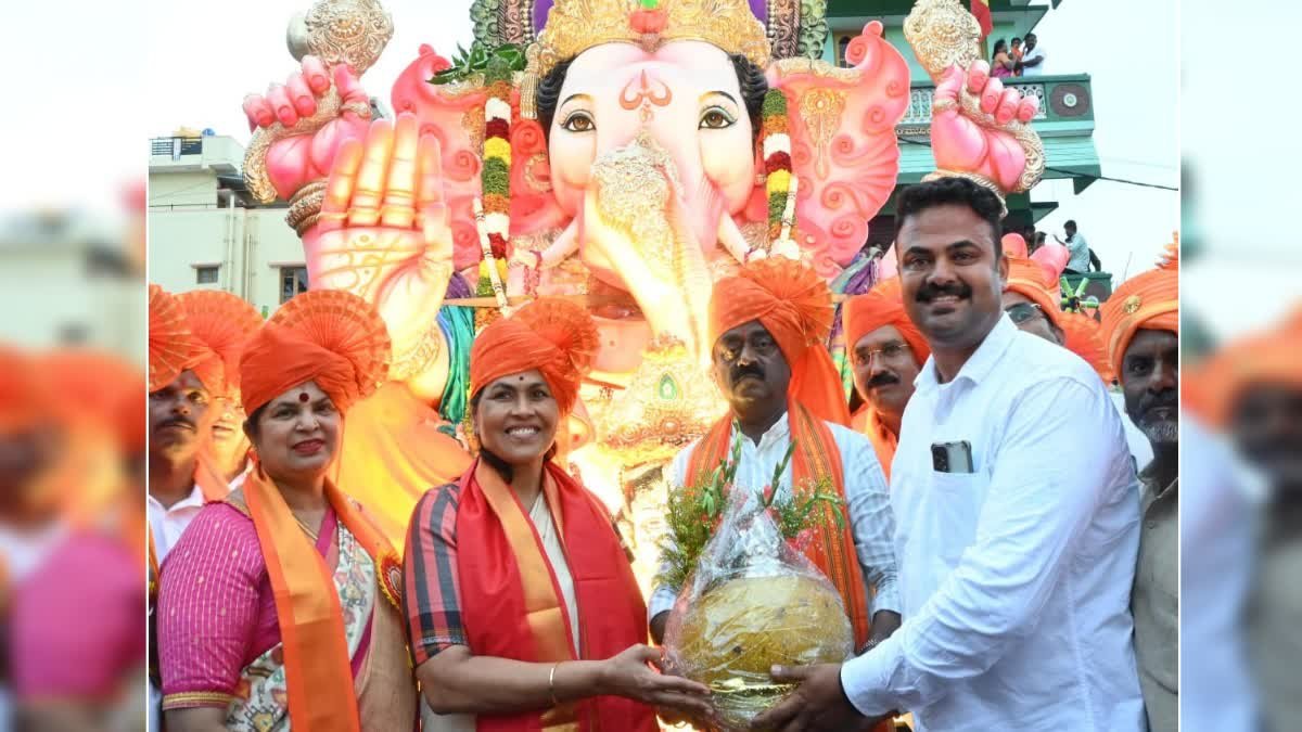 ಗಣೇಶ ಲಡ್ಡು 4.5 ಲಕ್ಷ ರೂ.ಗೆ ಹರಾಜು,ಖರೀದಿ
