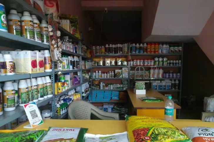 ತುಮಕೂರು || ಕಳಪೆ ಔಷಧ, ರಸಗೊಬ್ಬರ ಮಾರಾಟಗಾರ