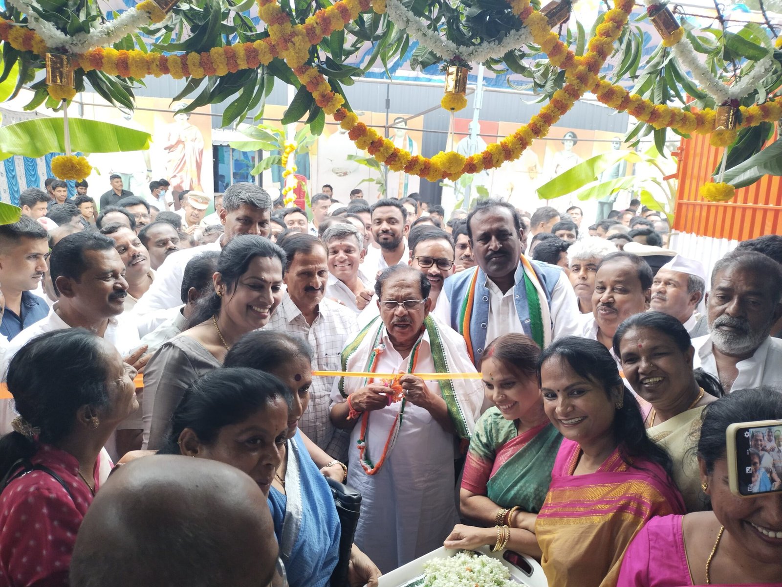 ತುಮಕೂರು || ಮಾನವ ಸರಪಳಿ ಕಾರ್ಯಕ್ರಮ ಅಭೂತಪೂರ್ವ ಯಶಸ್ವಿ – ಜಿ. ಪರಮೇಶ್ವರ