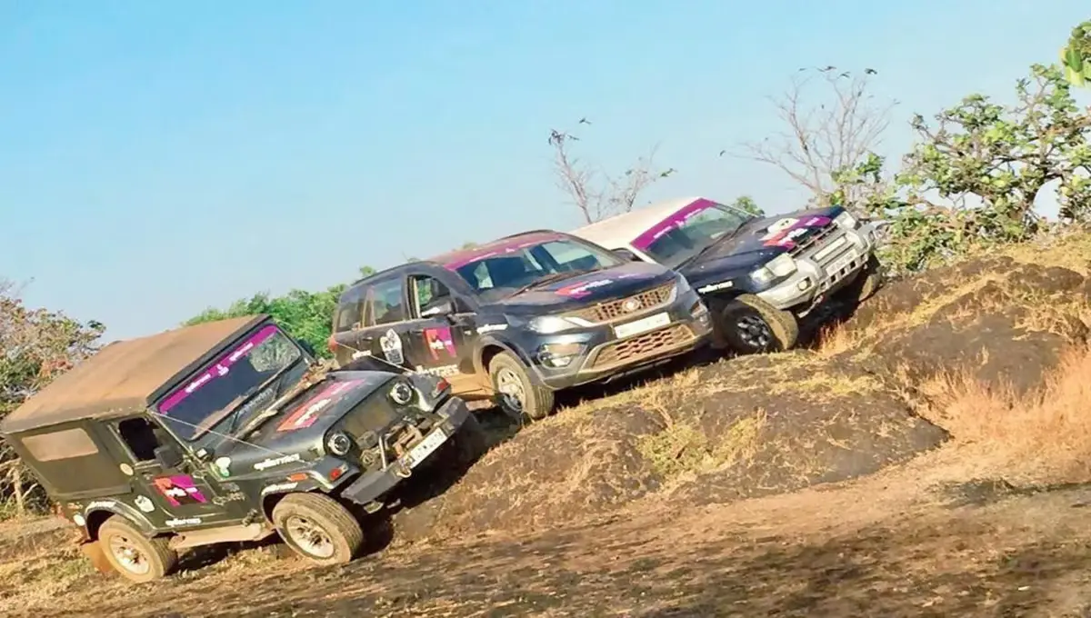 ಅನುಮತಿ ಪಡೆಯದೆ ಮೂಡಿಗೆರೆಯಲ್ಲಿ ಕಾರ್ ರ್ಯಾಲಿ