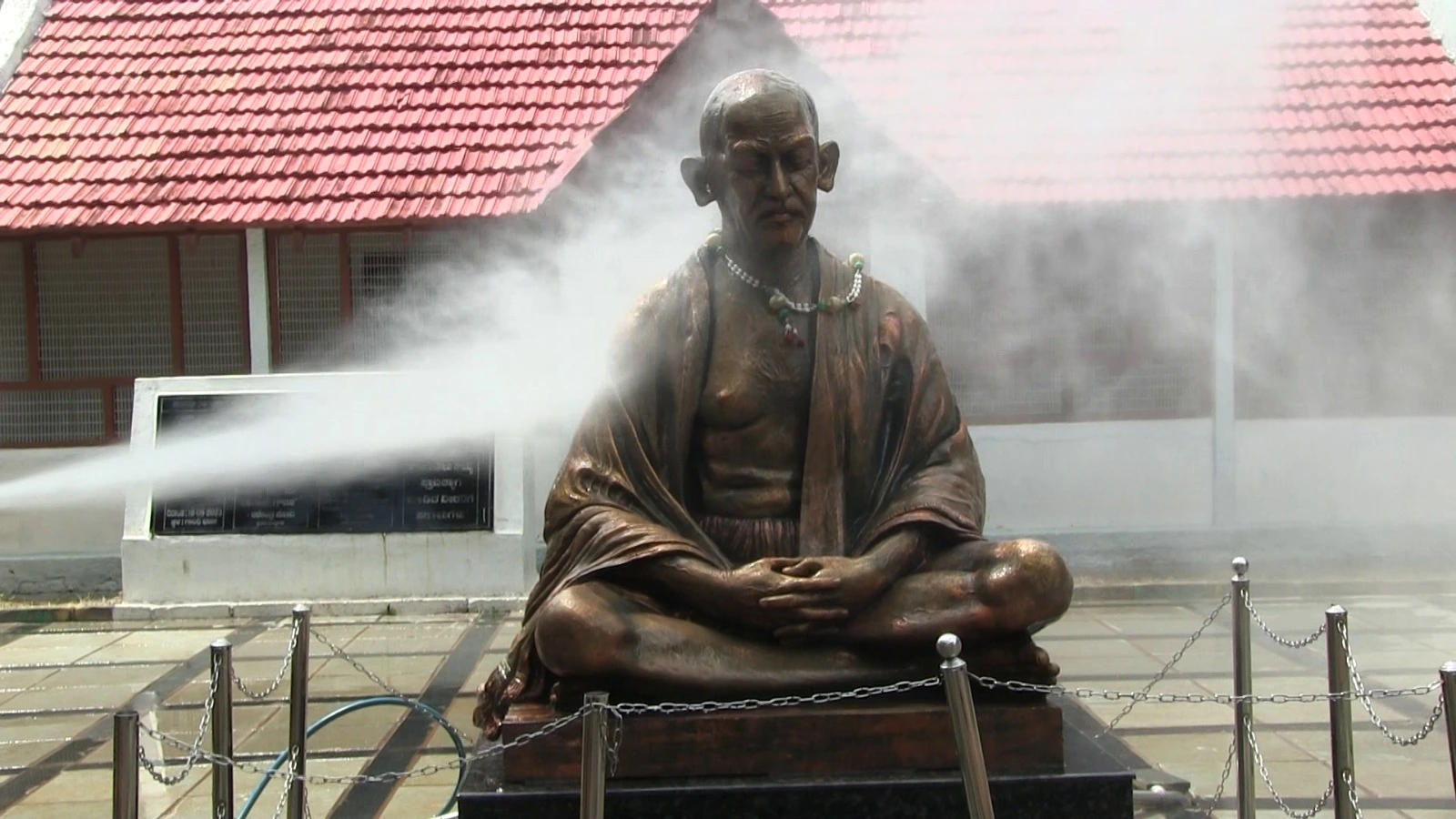 ತುಮಕೂರು || ಮಹಾತ್ಮ ಗಾಂಧಿ ಸ್ಮಾರಕ ಭವನದಲ್ಲಿ ಸ್ವಚ್ಛತೆ ಮರೀಚಿಕೆ : ಗಾಂಧಿ ಜಯಂತಿಯಂದು ಮಾತ್ರ ಗಾಂಧಿ ನೆನೆಪು