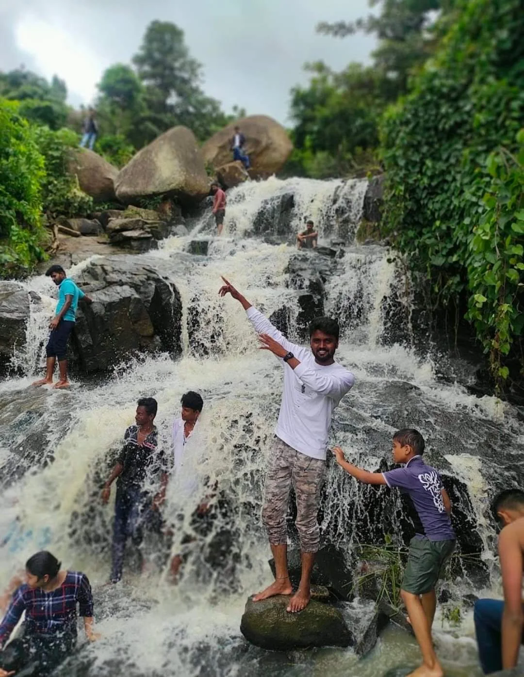 ತುಮಕೂರು!! ಕಲ್ಪತರು ನಾಡಲ್ಲಿ  ಜಲಪಾತದ ಕೊರಗು ನೀಗಿಸಿದ ಮಧು ಪಾಲ್ಸ್