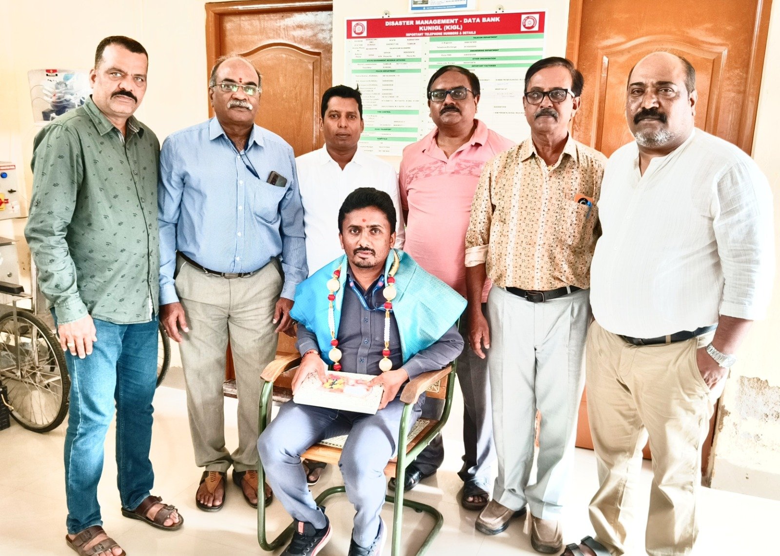 ಕುಣಿಗಲ್ || ರೈಲಿನಿಂದ ಬಿದ್ದ ಪ್ರಯಾಣಿಕನ ರಕ್ಷಣೆ : ಪಾಯಿಂಟ್ಸ್ಮೆನ್ಗೆ ಅಭಿನಂದನೆ