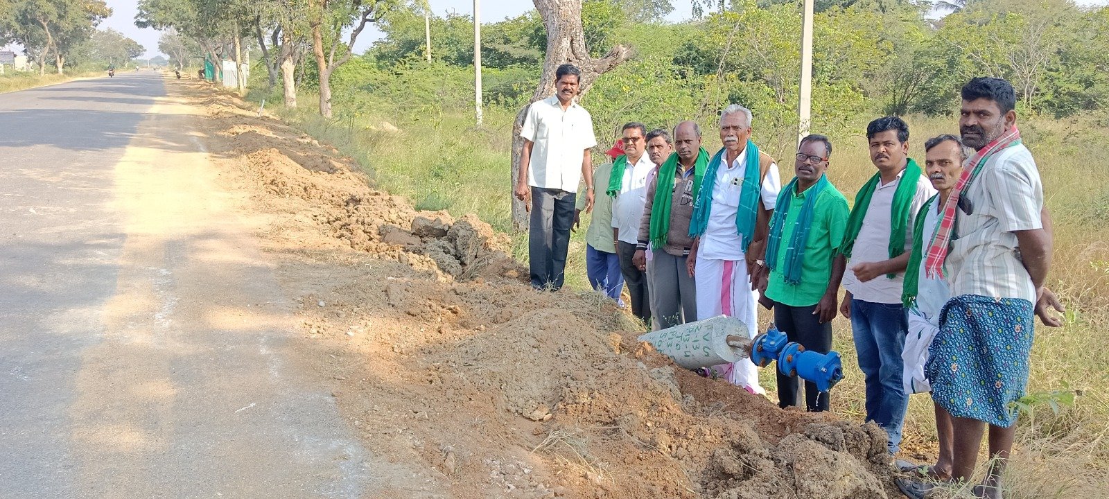 ಪಾವಗಡ || ಖಾಸಗಿ ಕಂಪನಿ ಕೇಬಲ್ : ಪೈಪ್ಲೈನ್ ಹಾಳು : ಪ್ರಶ್ನಿಸಿದ ಎಇಇ ಮೇಲೆ ದೌರ್ಜನ್ಯದ ಅಟ್ಟಹಾಸ