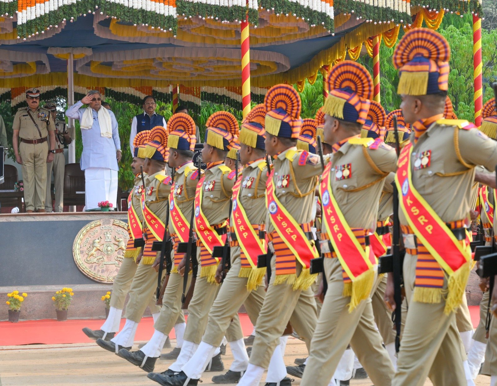 ಬೆಂಗಳೂರು || ರಾಜ್ಯದ ಅಭಿವೃದ್ಧಿಯಲ್ಲಿ ಕಾನೂನು ಸುವ್ಯವಸ್ಥೆ ಪಾತ್ರ ಬಹಳ ದೊಡ್ಡದು: ಇದನ್ನು ಕಾಪಾಡುವಲ್ಲಿ ಪೊಲೀಸರ ಪಾತ್ರ ಬಹು ದೊಡ್ಡದು: ಸಿ.ಎಂ.ಸಿದ್ದರಾಮಯ್ಯ