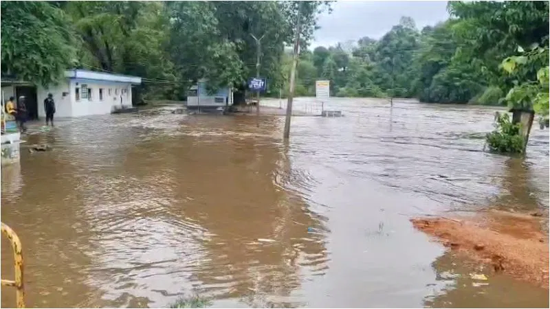 ಮಂಗಳೂರು || ಕುಕ್ಕೆ ಸುಬ್ರಹ್ಮಣ್ಯ ಸ್ನಾನಘಟ್ಟ ಮುಳುಗಡೆ – ಪುತ್ತೂರಿಗೆ NDRF ತಂಡ ಆಗಮನ