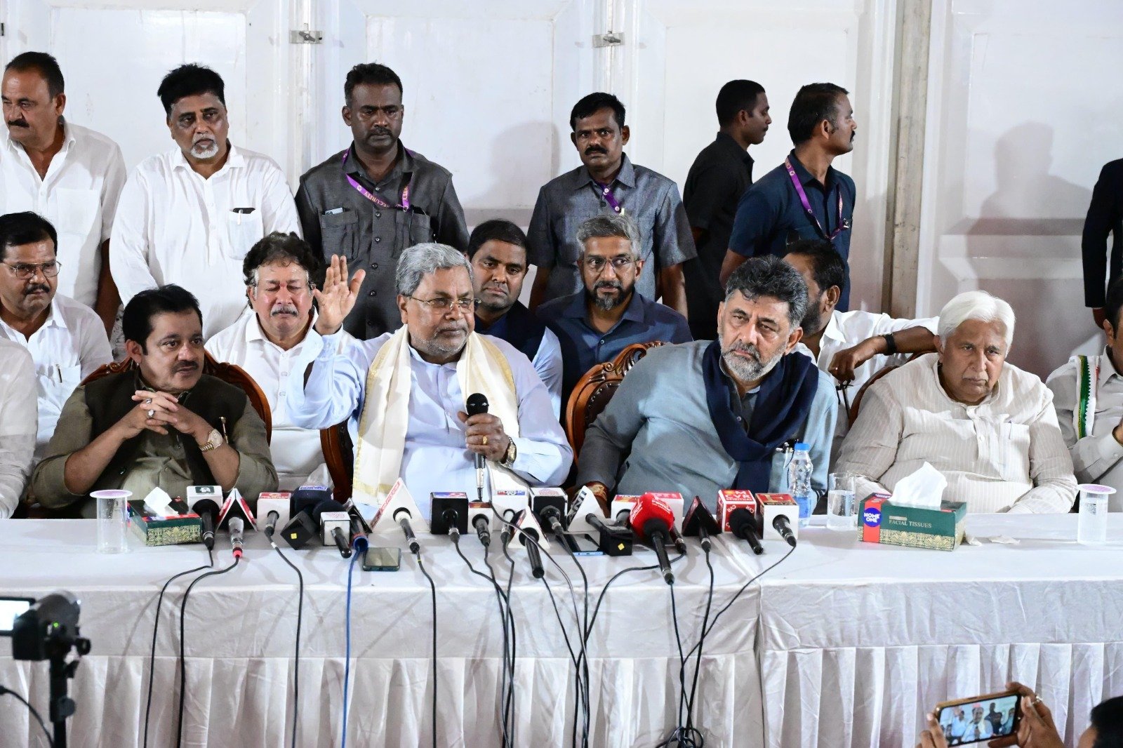 ವಿಜಯನಗರ || ಕೊಪ್ಪಳ ಬಲ್ಡೋಟ ಉಕ್ಕು ಕಾರ್ಖಾನೆ : ಜಿಲ್ಲಾಧಿಕಾರಿಗಳ ವರದಿ ಪರಿಶೀಲಿಸಿ ಸೂಕ್ತ ತೀರ್ಮಾನ- ಮುಖ್ಯಮಂತ್ರಿ Siddaramaiah