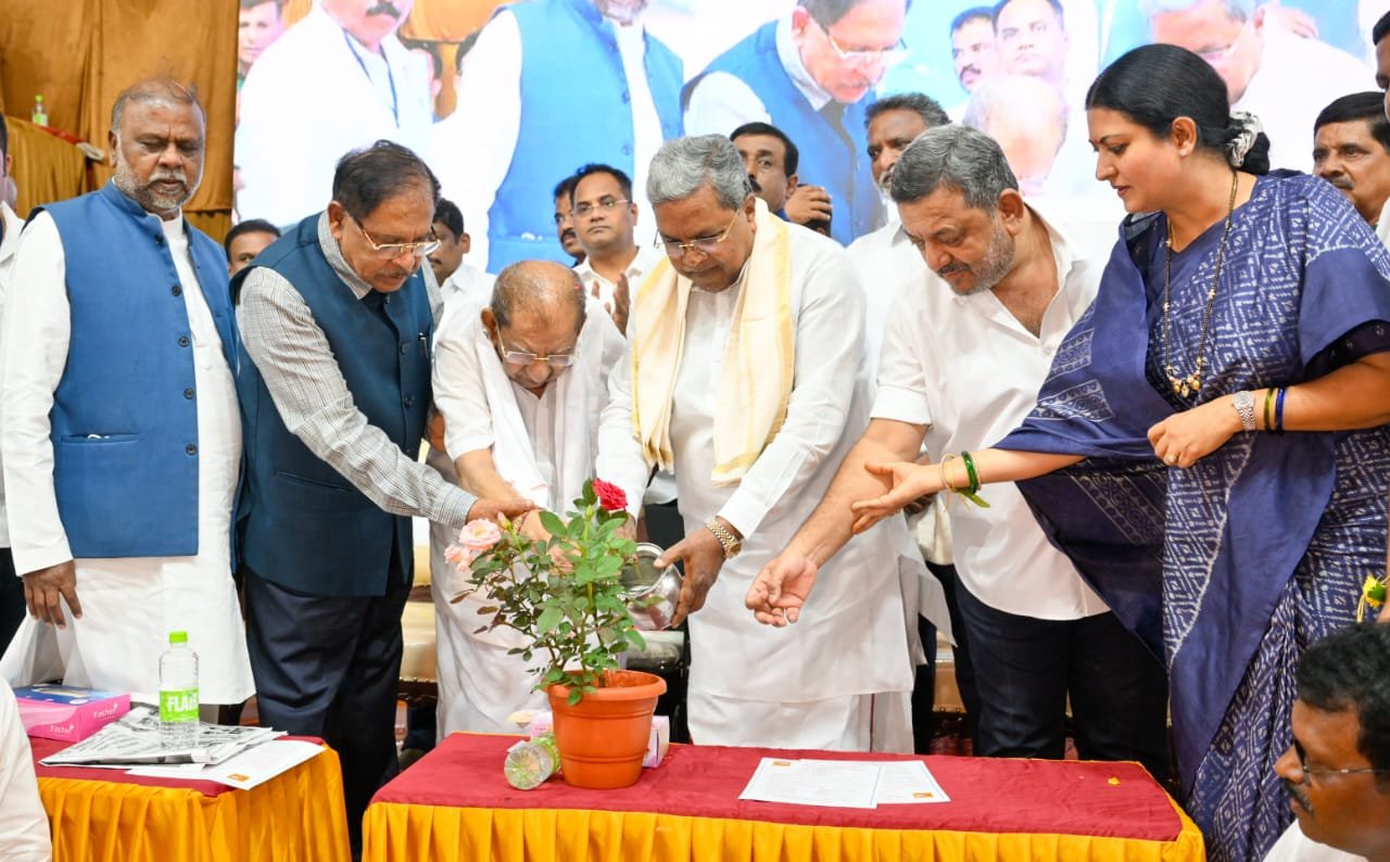 ದಾವಣಗೆರೆ || ಸಾಮಾಜಿಕ ನ್ಯಾಯ ಒದಗಿಸಲು ಸಾಮಾಜಿಕ, ಆರ್ಥಿಕ ಪರಿಸ್ಥಿತಿ ತಿಳಿದಿರಬೇಕು : ಮುಖ್ಯಮಂತ್ರಿ CM Siddaramaiah