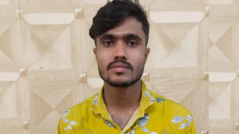 ಬೆಂಗಳೂರು ನೈಟ್ ಲೈಫ್ || ಯುವತಿಯರ ಅಸಭ್ಯ ಫೋಟೋ ಪೋಸ್ಟ್ : ಬಂಧನ