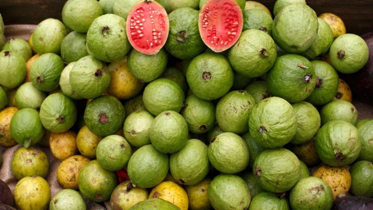 ಈ ಆರೋಗ್ಯ ಸಮಸ್ಯೆ ಇದ್ದು Pear fruit ತಿಂದ್ರೆ ಅಪಾಯ ಕಟ್ಟಿಟ್ಟ ಬುತ್ತಿ.