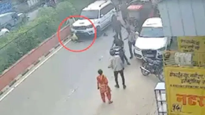 ಸಣ್ಣ ವಾಗ್ವಾದ, ಯುವಕನ ಮೇಲೆ ಕಾರು ಹತ್ತಿಸಿದ ದುಷ್ಕರ್ಮಿಗಳು.