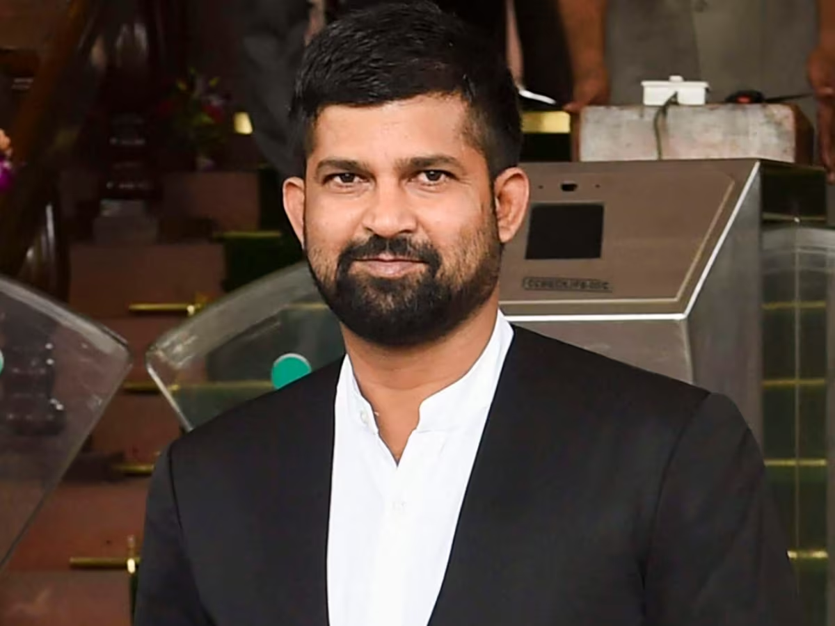 ಪ್ರಶಸ್ತಿ ಬಂದವರನ್ನೆಲ್ಲಾ ದಸರಾ ಉದ್ಘಾಟನೆಗೆ ಕರೆಯಲು ಆಗುತ್ತಾ? ಎಂದು Pratap Simha ಸಿಎಂ ವಿರುದ್ಧ ಆಕ್ರೋಶ.