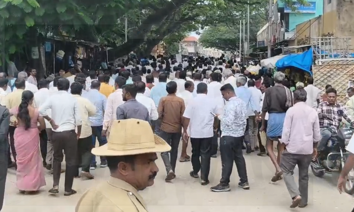 Madhugiri Bandh: ಪೆಟ್ರೋಲ್ ಸುರಿದುಕೊಂಡ ಕೆಎನ್​ ರಾಜಣ್ಣ ಬೆಂಬಲಿಗ.
