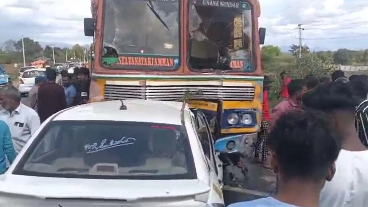 ಚಾರ್ಮಿಂಗ್ ಈದ್ ಕಳೆದು ಹೋಯ್ತು ದುರಂತದಲ್ಲಿ: ಲಾರಿ, ಕಾರು, ಬೈಕ್ ನಡುವೆ ಭೀಕರ ಅಪ*ತ – ನಾಲ್ವರು ಬಾಲಕರ ದುರ್ಮರಣ.