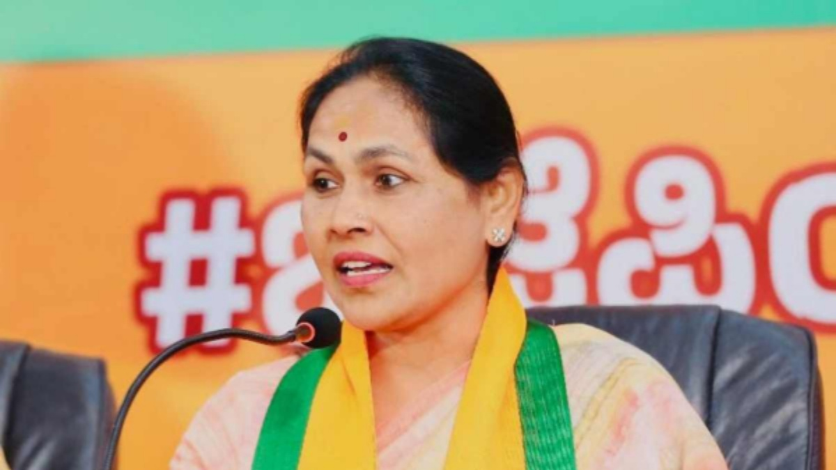 ಪ್ರಧಾನಿ ಮೋದಿ ಜನ್ಮದಿನದ ಅಂಗವಾಗಿ ಬೀದರ್ನಲ್ಲಿ ಸ್ವಚ್ಛತಾ ಅಭಿಯಾನಕ್ಕೆ ಸಚಿವೆ ಶೋಭಾ ಕರಂದ್ಲಾಜೆ ಚಾಲನೆ.