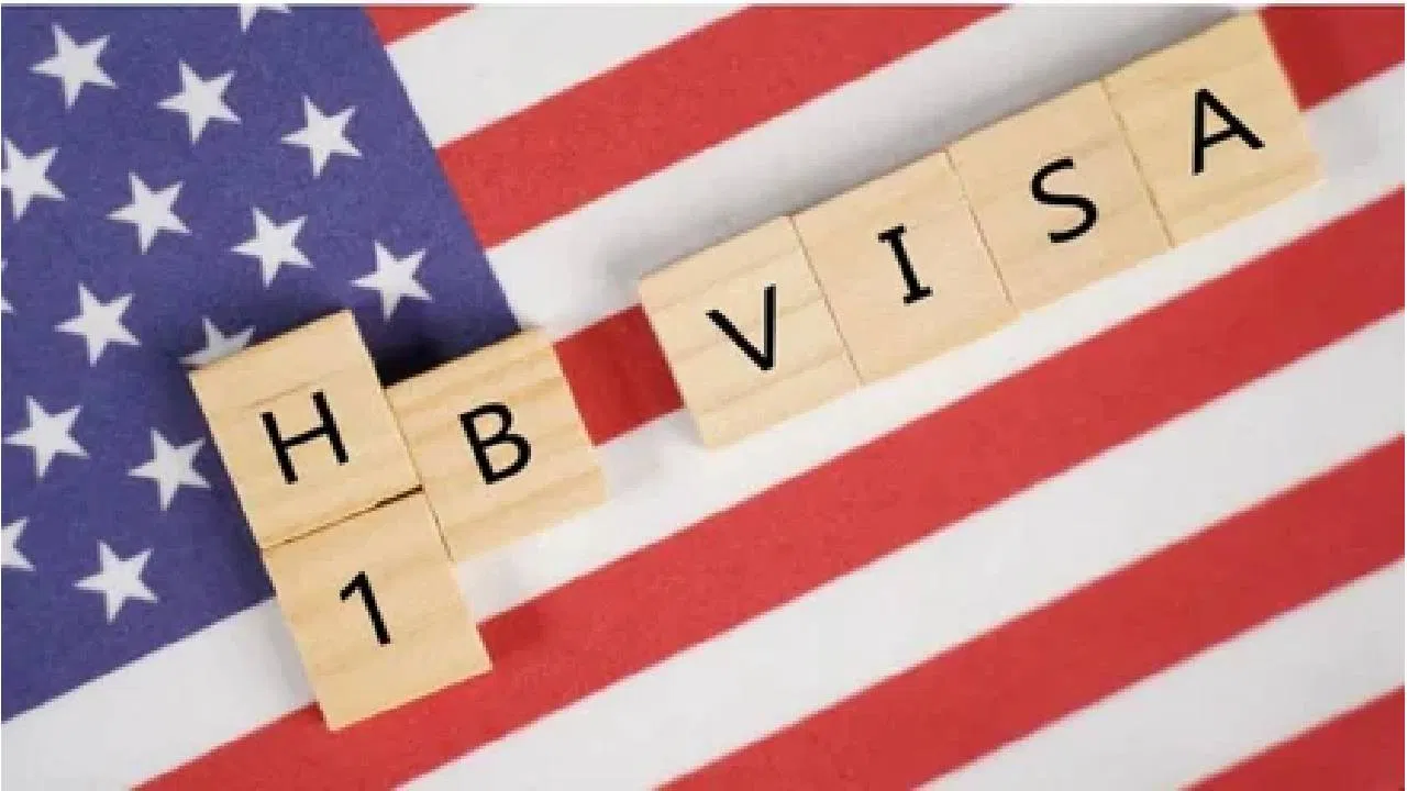 H-1B ವೀಸಾ ಶುಲ್ಕ $1 ಲಕ್ಷ? ಟ್ರಂಪ್ ಸರ್ಕಾರದಿಂದ ಸ್ಪಷ್ಟನೆ – ಹೊಸ ಅರ್ಜಿದಾರರಿಗೆ ಮಾತ್ರ!