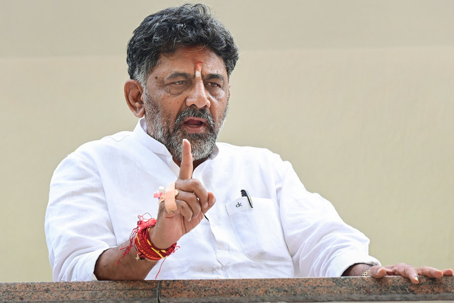"ಬೆಂಗಳೂರು ಗುಂಡಿಗಳ ಬಗ್ಗೆ ಟೀಕೆ ಮಾಡುವ ಮೊದಲು ದೆಹಲಿಯನ್ನೂ ನೋಡಿ" ಎಂದ್ರು DCM.
