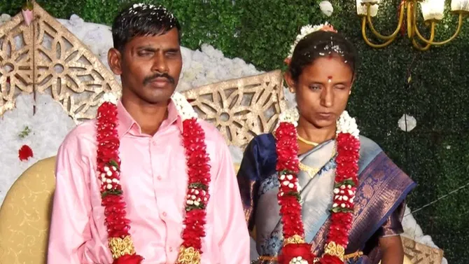 ಸಿನಿಮಾವನ್ನು ಮೀರಿಸಿದ ಅಂಧರ ಪ್ರೇಮಕಥೆ: ಬಿಸಿಲುನಾಡಿನ ಹುಡುಗ–ಚಿನ್ನನಾಡಿನ ಹುಡುಗಿಯ ಮಧುರ ಮಿಲನ