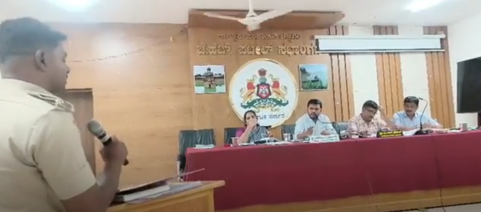 ಗರ್ಭಿಣಿ ಮಹಿಳಾ ಅಧಿಕಾರಿ ವಿರುದ್ಧ ಅಸಮಂಜಸ ಹೇಳಿಕೆ: ಕಾಂಗ್ರೆಸ್ ಶಾಸಕರ ವಿವಾದಿತ ಹೇಳಿಕೆ!