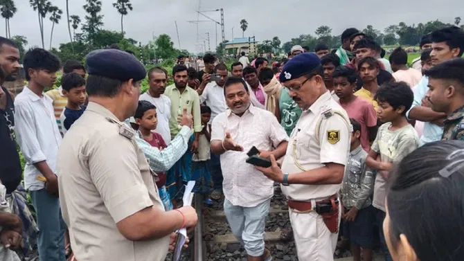 ಬಿಹಾರದಲ್ಲಿ ವಂದೇ ಭಾರತ್ ರೈಲು ಡಿಕ್ಕಿ: ರೈಲ್ವೆ ಅಪ*ತಕ್ಕೆ ಕಾರಣ ಇನ್ನೂ ಅನಿಶ್ಚಿತ.
