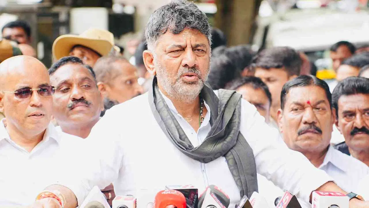 ಬಿಹಾರ ಚುನಾವಣೆಗೆ ಮತ ಚಲಾಯಿಸಲು ಕರ್ನಾಟಕದ ಬಿಹಾರಿಗಳಿಗೆ 3 ದಿನ ರಜೆ ನೀಡಿ: DK ಶಿವಕುಮಾರ್ ಮನವಿ.