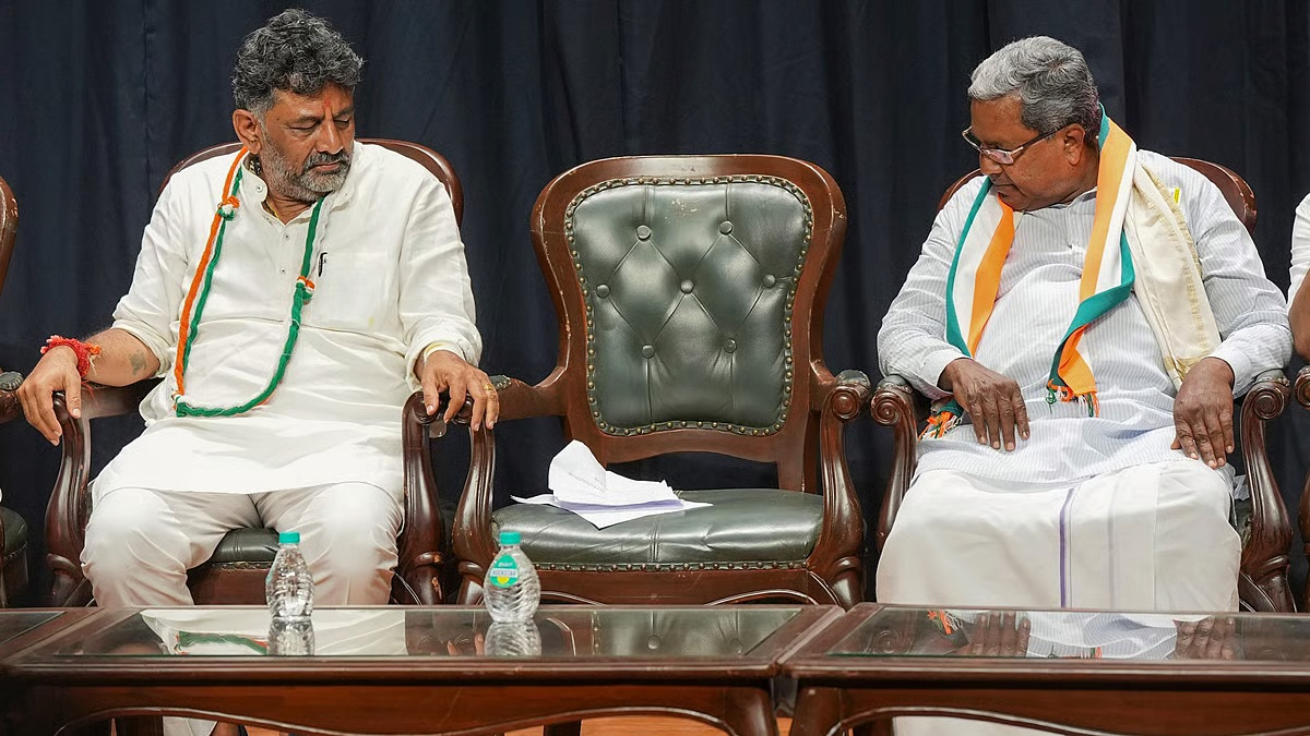 ಸಿದ್ದರಾಮಯ್ಯ–ಡಿಕೆಶಿ ಕುರ್ಚಿ ಕಾಳಗ: ಸ್ವಾಮೀಜಿ ಮತ್ತೊಂದು ಟ್ವಿಸ್ಟ್.