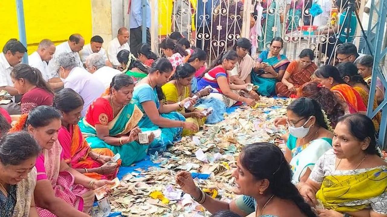 ಹುಂಡಿಯಲ್ಲಿ 3 ಕೋಟಿ ಹಣ–ಫಾರಿನ್ ಕರೆನ್ಸಿಯೂ ಪತ್ತೆ.