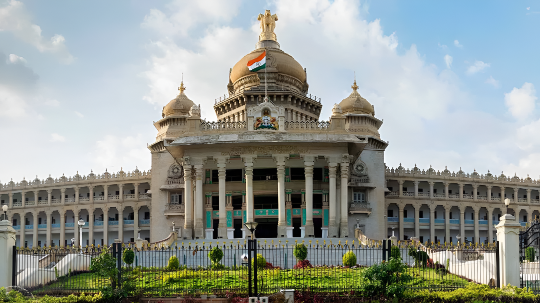 ಸರ್ಕಾರಿ ನೌಕರರಿಗೆ ಹೊಸ ಡ್ರೆಸ್ ಕೋಡ್.