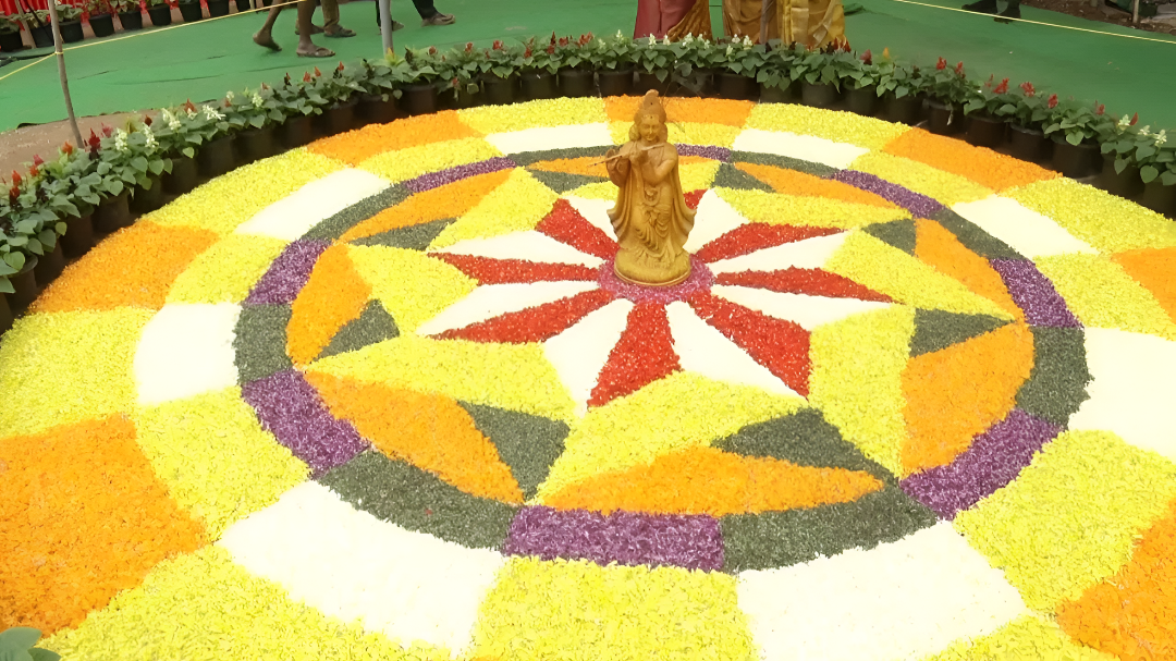 ಬಂಗಾರದ ನಗರಿಯಲ್ಲಿ ಹೂವಿನ ಹಬ್ಬ.