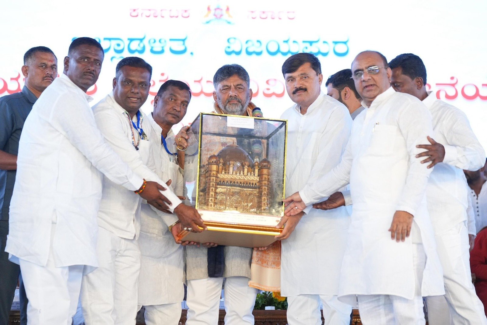ನಿಂಬೆಯ ನಾಡು ವಿಜಯಪುರ: D.K ಶಿವಕುಮಾರ್ ಹವಾ ಜೋರು.