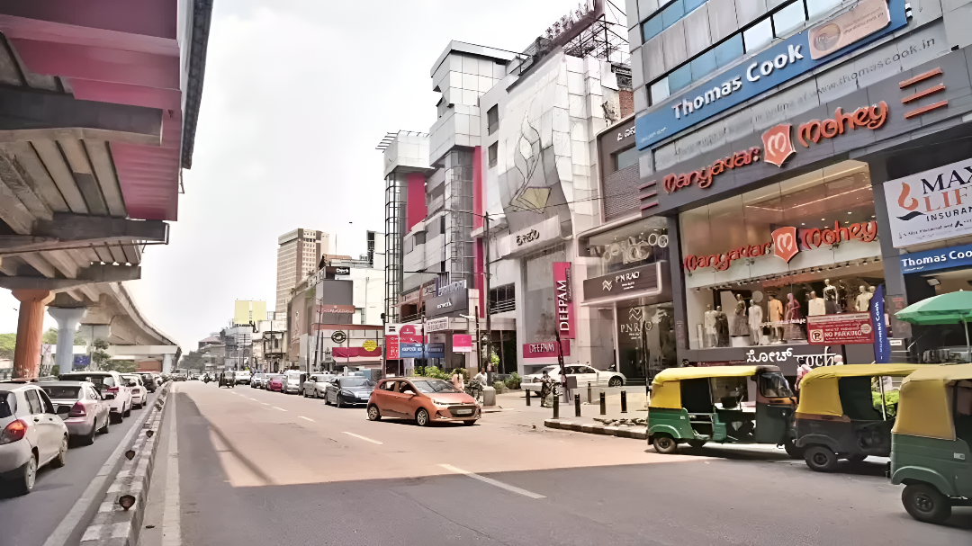 MG ರಸ್ತೆ ಡಾಂಬರೀಕರಣ: ಕೆಲ ಮಾರ್ಗಗಳಲ್ಲಿ ಸಂಚಾರ ವ್ಯತ್ಯಯ.