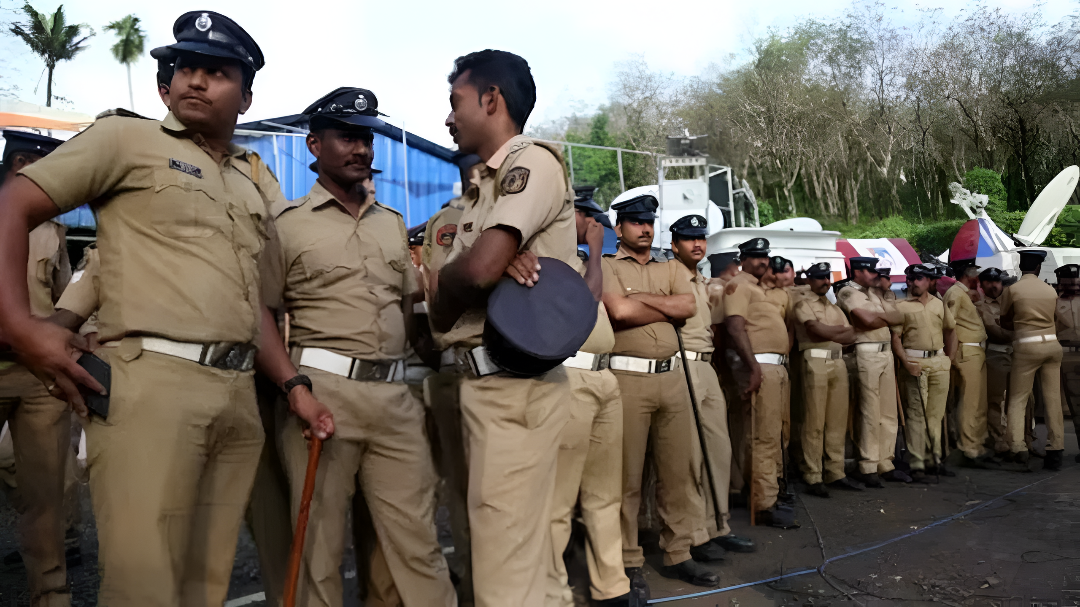 ಪೊಲೀಸರು ವೇತನವಿಲ್ಲದೆ ಪರದಾಟ: ಹಣವಿಲ್ಲವೇ ಸರ್ಕಾರಕ್ಕೆ?