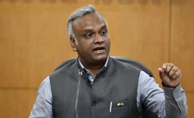 H.D. ಕುಮಾರಸ್ವಾಮಿಗೆ ‘ನಿರುದ್ಯೋಗಿ ಸಚಿವ’ ಎಂದ Priyank Kharge..!